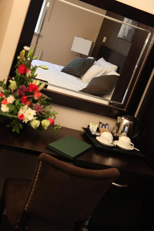 Greenvale Hotel Cookstown Oda fotoğraf