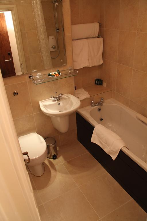 Greenvale Hotel Cookstown Oda fotoğraf